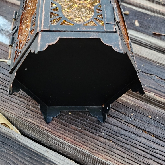 Lanterns - Picture 5 of 6